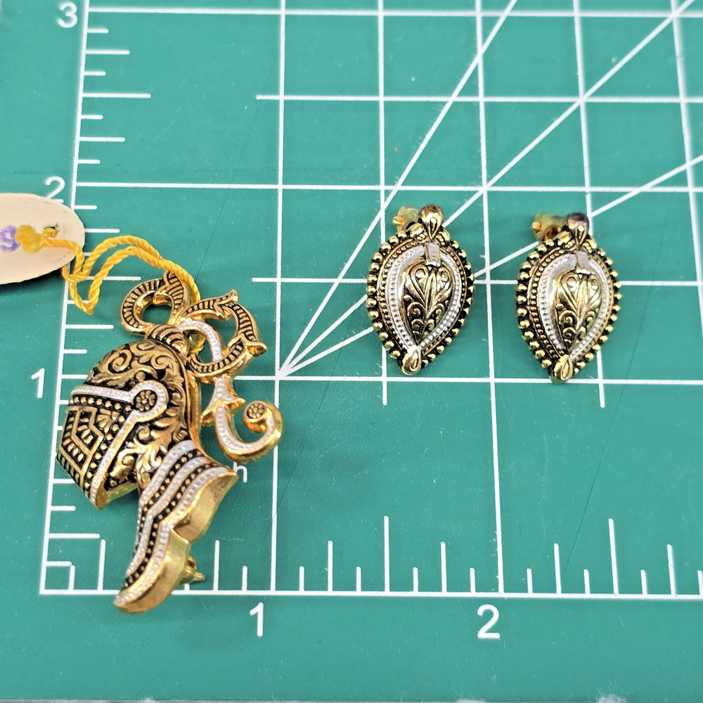 Brooch Knight Helmet w Shield Clip Earrings 24K Gold Plated Medieval Made Spain - Picture 6 of 9